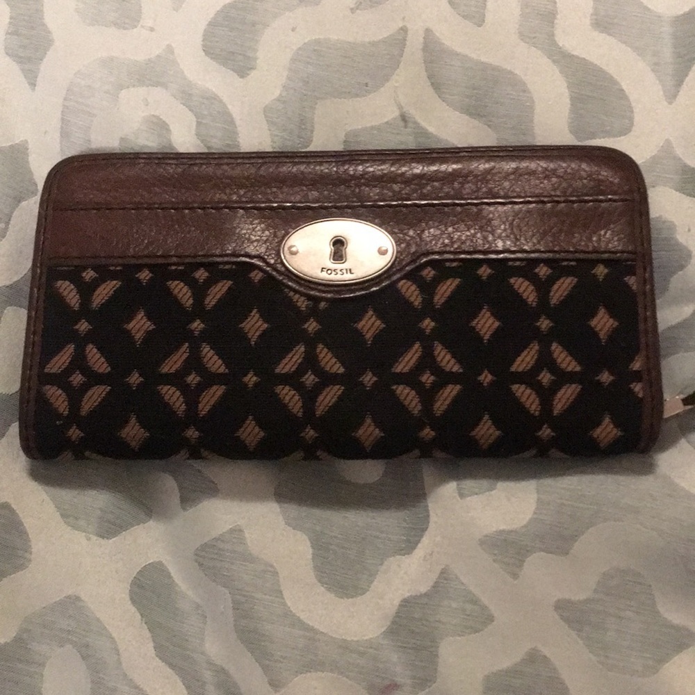 Fossil Wallet with leather posterior